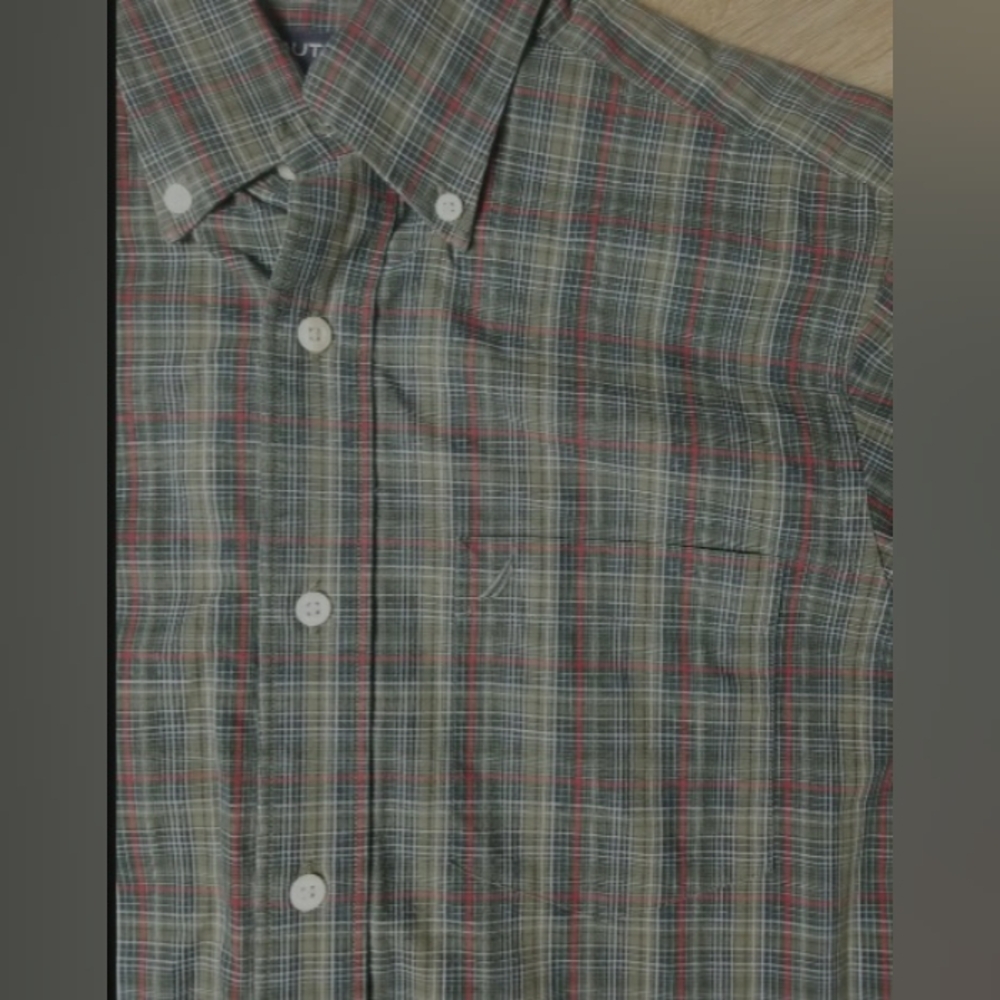 Nautica Shirt Mens Small Green Plaid Button Down Wrinkle Resistant Cotton